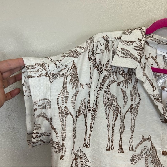 Jane and Delancey Womens L NWT White and Brown Horse Print Button-Down Shirt - Picture 6 of 11